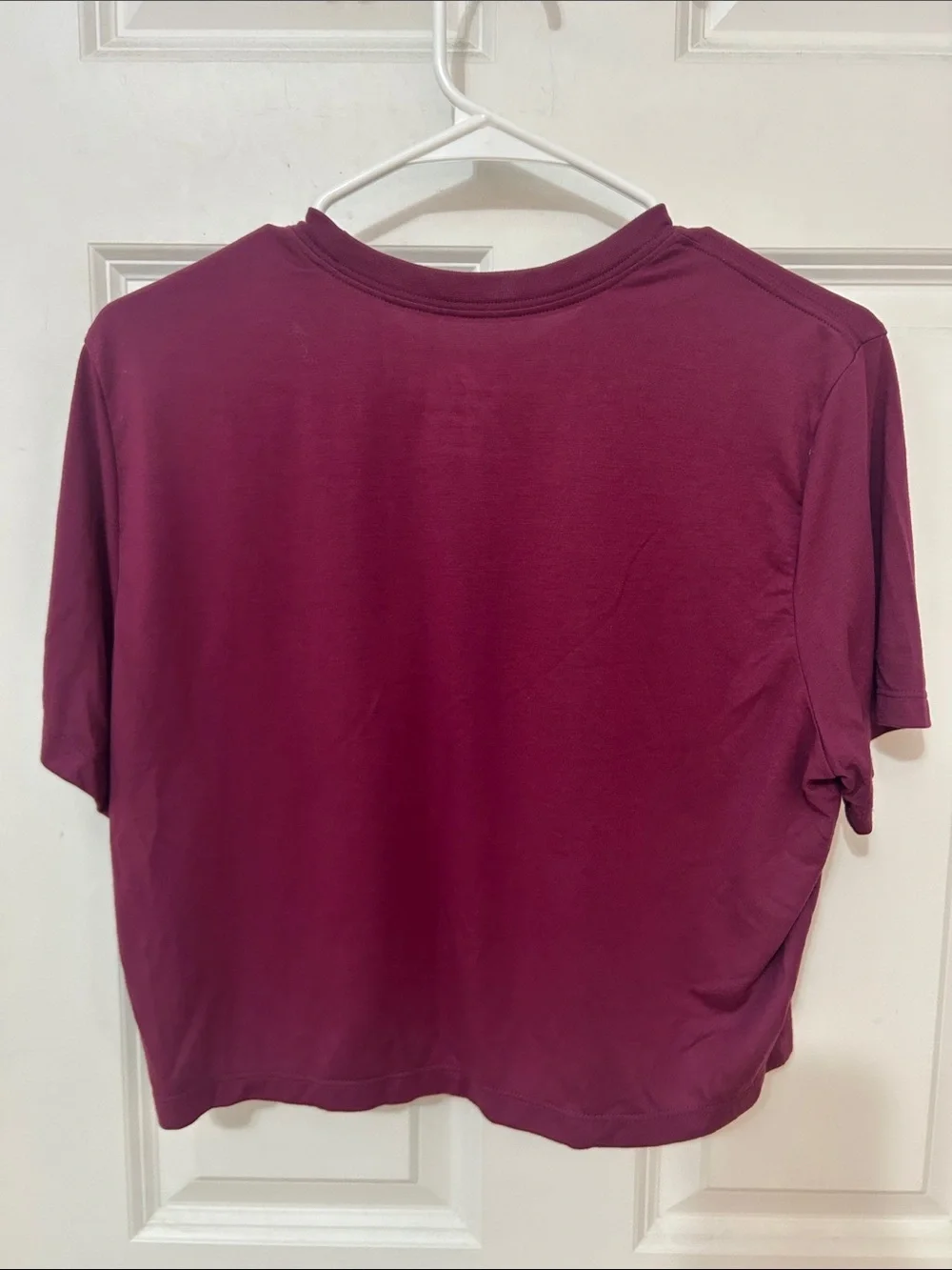 Nike Women's Cropped Slim Fit Tee Shirt size XL Maroon Red swoosh running shirt